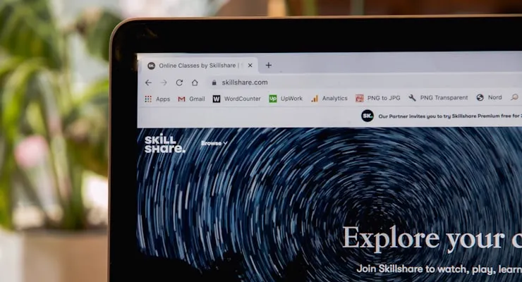 Negócio com site próprio e redes sociais a trabalharem em conjunto